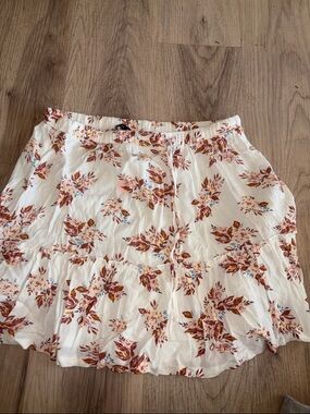 Cotton On Floral Ruffle Mini tired  Skirt - Cream with Rust Floral size XL